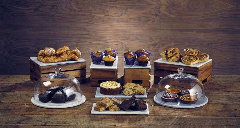 Acacia Riser & Marble Cake Display