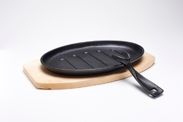 Cst Iron Sizzle Platter +Trivet, Oval 27X17Cm 